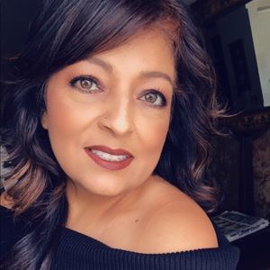 Meet your Posher, Adriana